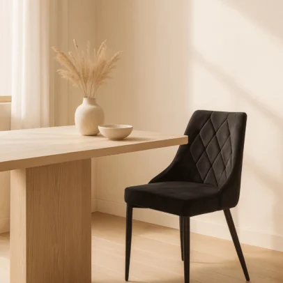 Čalúnená jedálenská stolička Cork, čierna
